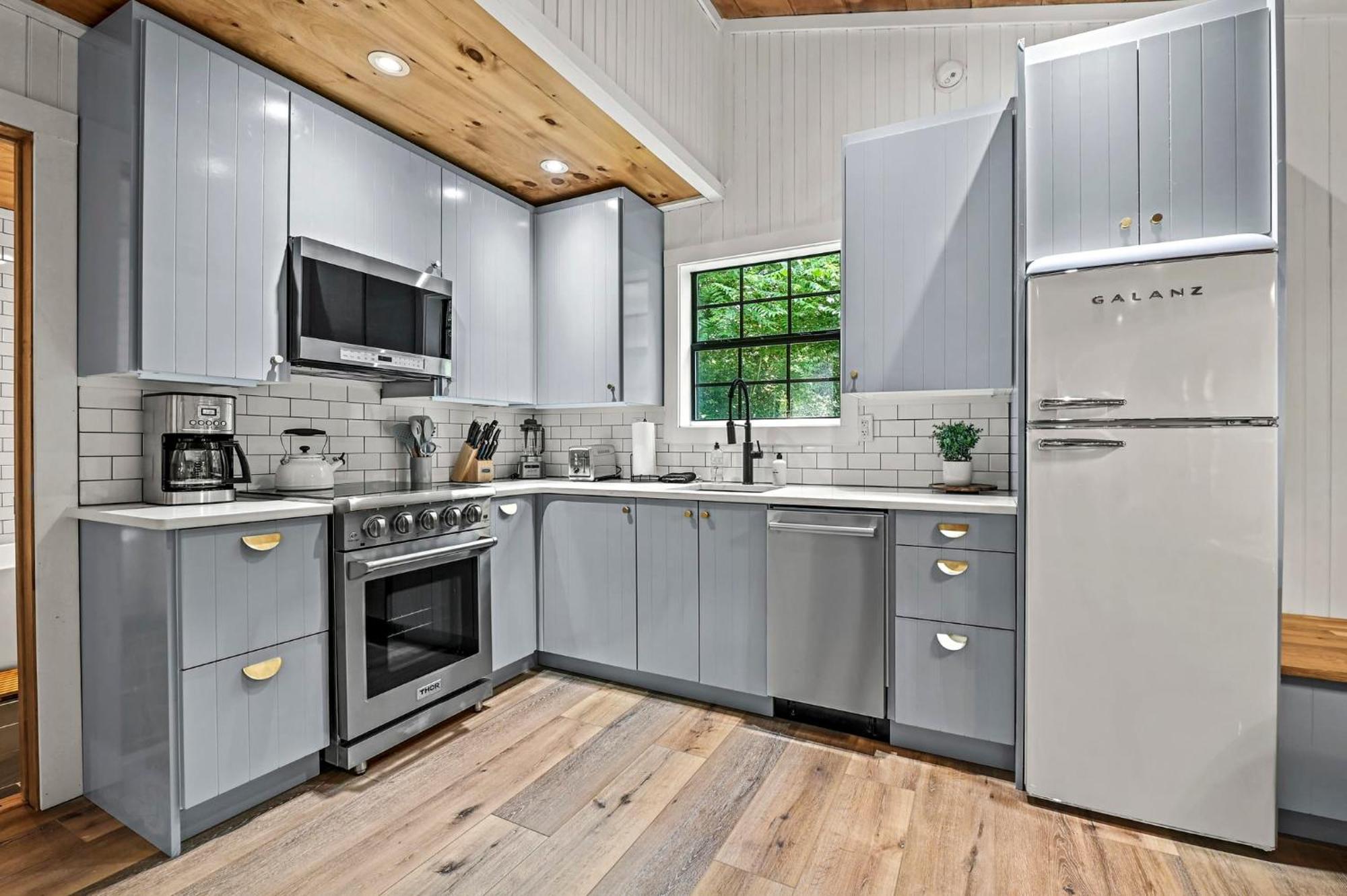 Smoky Mountains Hut Tub Cabin Dog Friendly Sevierville Buitenkant foto