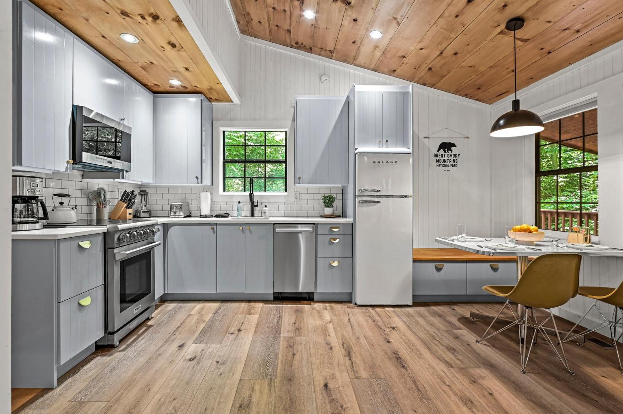 Smoky Mountains Hut Tub Cabin Dog Friendly Sevierville Buitenkant foto