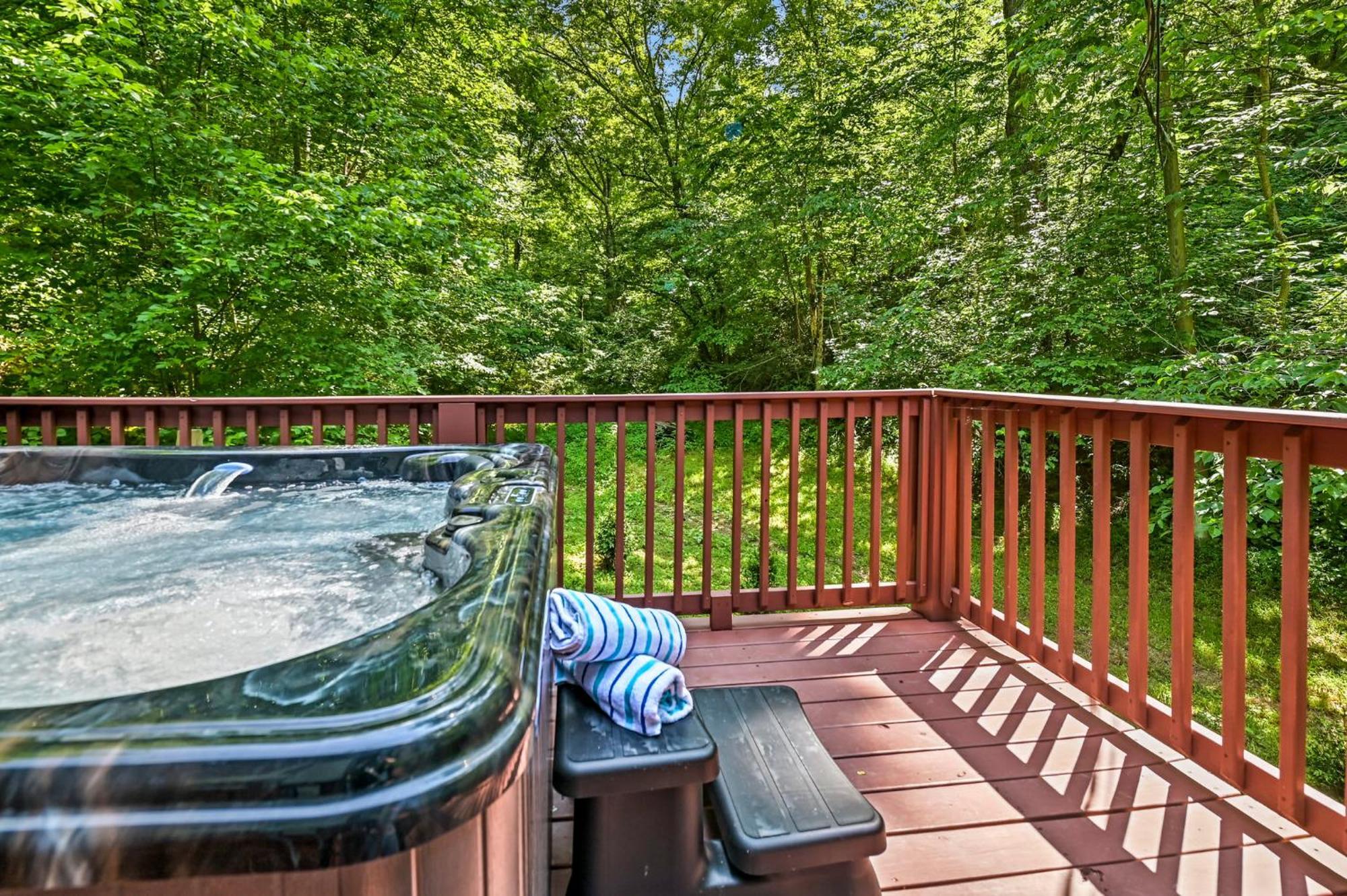 Smoky Mountains Hut Tub Cabin Dog Friendly Sevierville Buitenkant foto