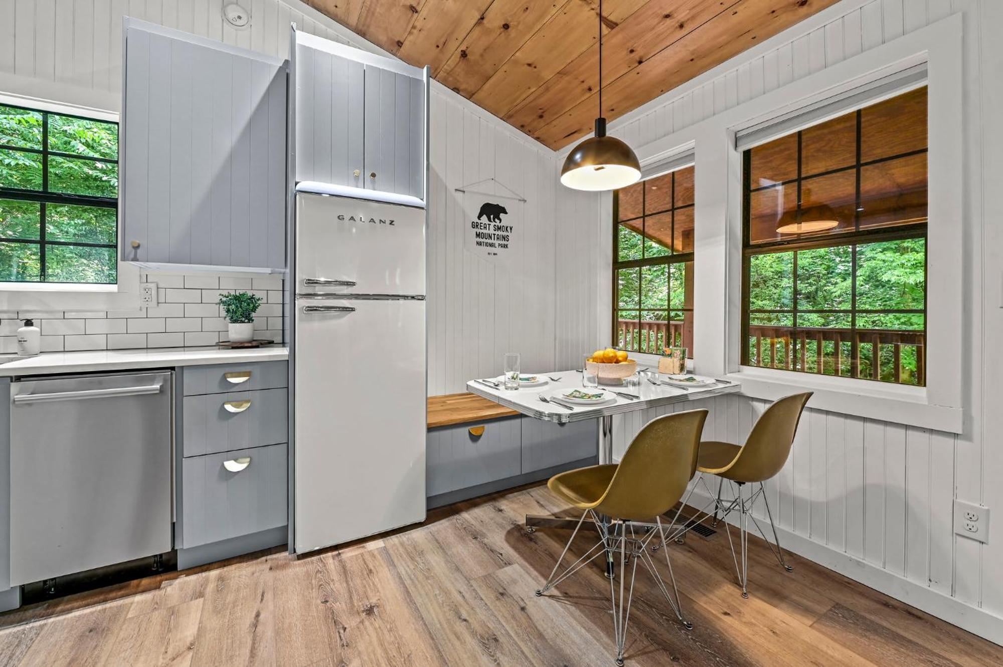 Smoky Mountains Hut Tub Cabin Dog Friendly Sevierville Buitenkant foto