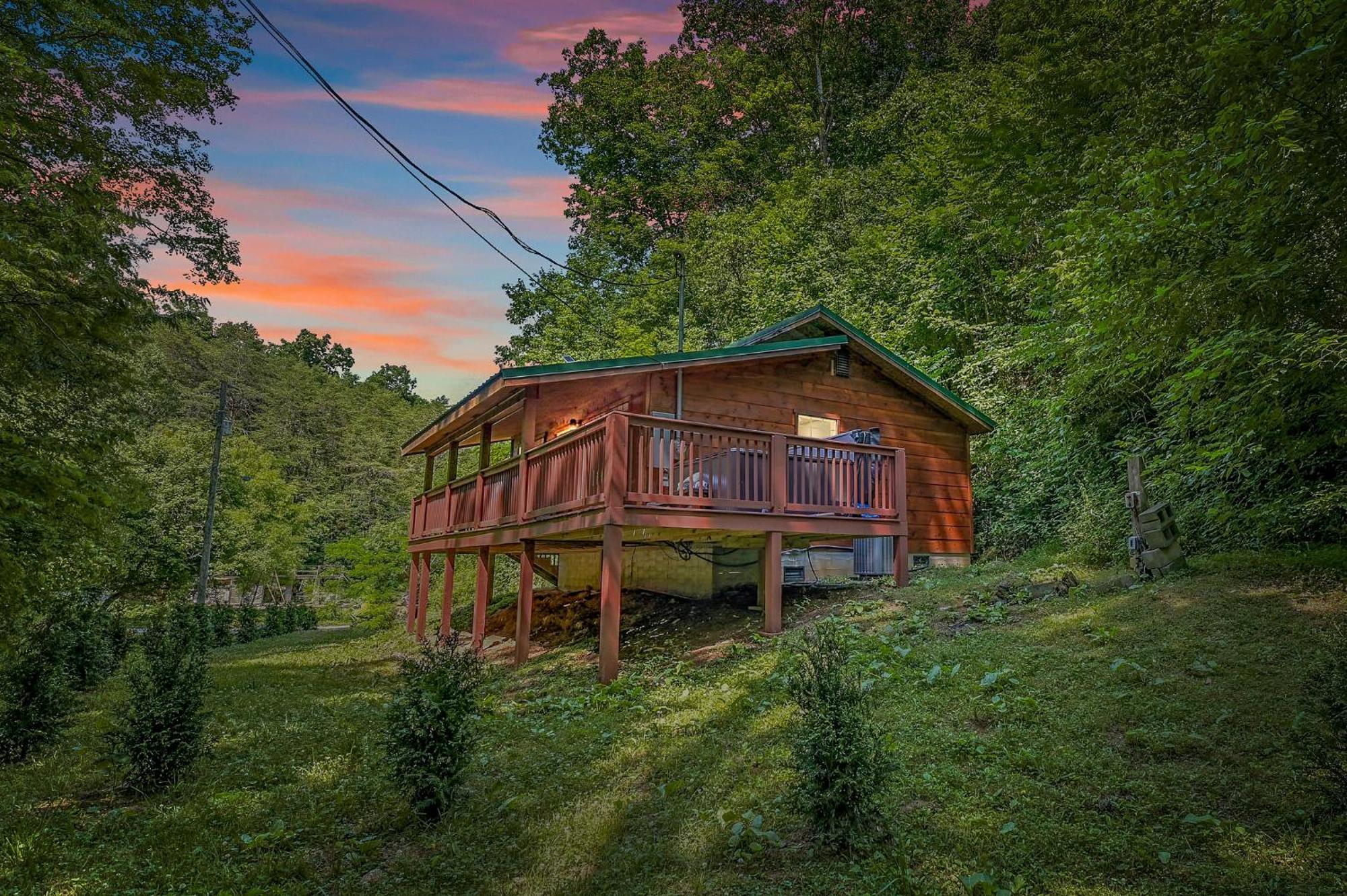 Smoky Mountains Hut Tub Cabin Dog Friendly Sevierville Buitenkant foto